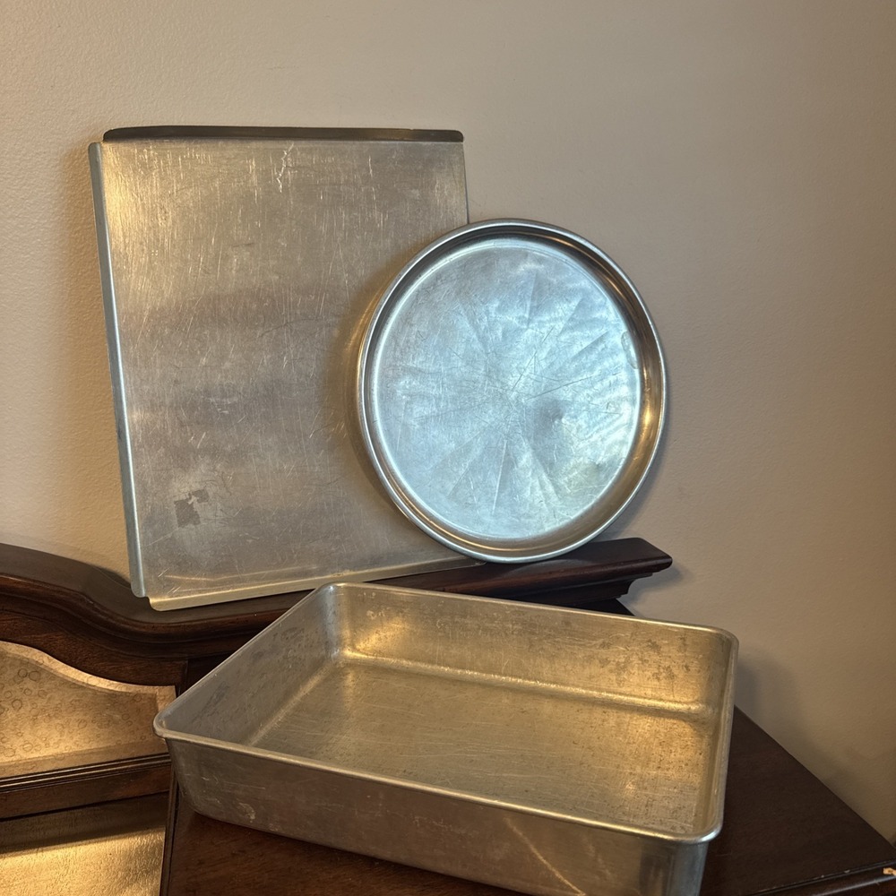 3 Pc VTG MIRRO Lot Aluminum, Cake Pan, Pizza Pan, Cookie Sheet Lot